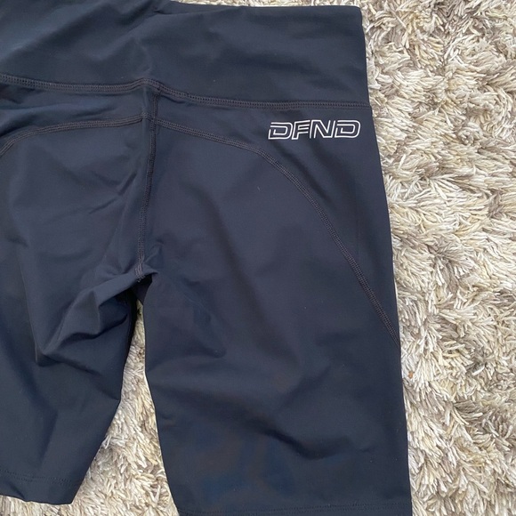 DFND ACTIVE MID RISE WOMEN'S COMPRESSION SHORT NEW Size Small - Picture 7 of 7
